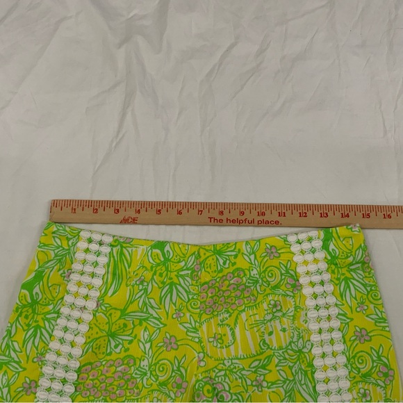 Lilly Pulitzer Size 0 Shorts Liza Crazy Cat House Print 
Green Yellow White - Picture 8 of 12